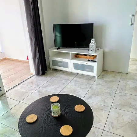 Casa Sea Breeze Apartment Larnaca